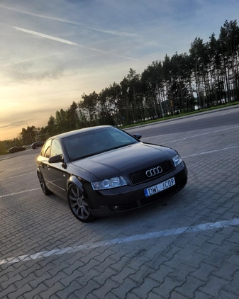 Audi A4 cena 13900 przebieg: 254000, rok produkcji 2001 z Staszów małe 211
